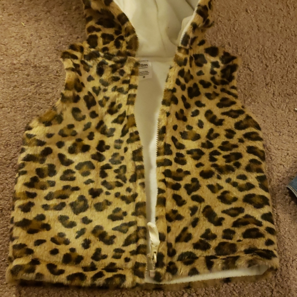 Clothes - Picture 3 of 4